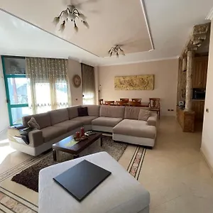  Apartment Luxury Center